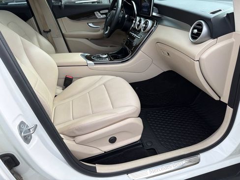 Used 2019 Mercedes-Benz GLC 300 image 13