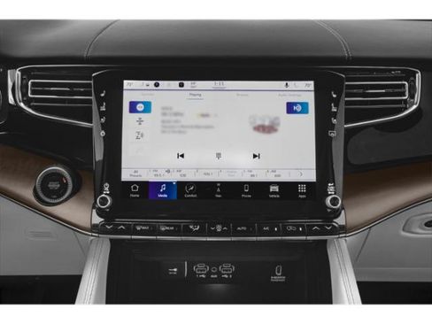 Certified 2022 Jeep Grand Wagoneer Series III w/ Rear Seat Video Group 1 AWD/4WD image 10
