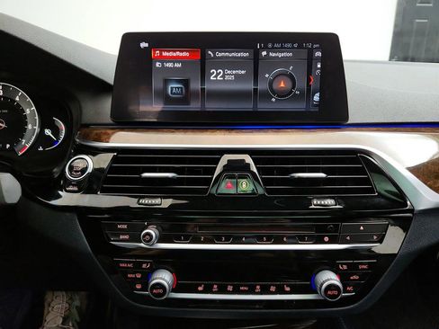 Used 2019 BMW 530i 530i w/ M Sport Package image 21