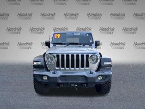 Used 2019 Jeep Wrangler Sport AWD/4WD image 3