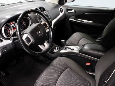 Used 2019 Dodge Journey SE w/ Connectivity Group FWD image 21