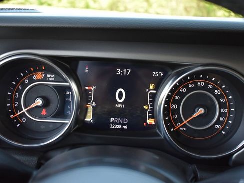 Used 2023 Jeep Wrangler Unlimited Sport AWD/4WD image 12