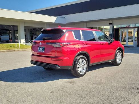 New 2026 Mitsubishi Outlander ES image 6