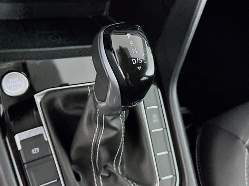 Used 2024 Volkswagen Taos SE image 24