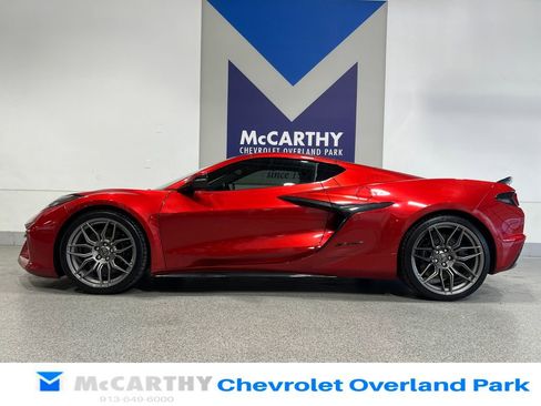 Used 2024 Chevrolet Corvette Z06 RWD image 17