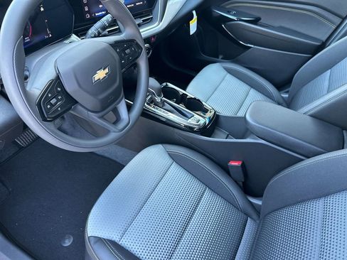 New 2026 Chevrolet Trax LT w/ LPO, Blackout Package FWD image 9