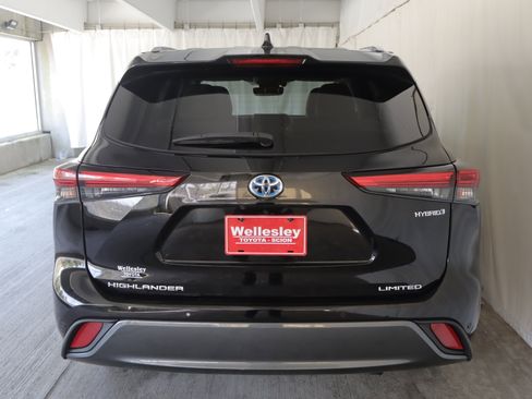 Used 2021 Toyota Highlander Limited image 26