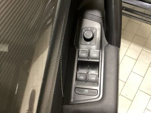 Certified 2023 Volkswagen Tiguan SE R-Line image 19