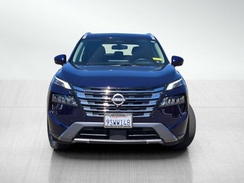 Used 2025 Nissan Rogue SL w/ Tech Package AWD/4WD image 2