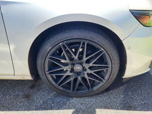 Used 2017 Chevrolet Malibu Premier w/ Premier Sun and Wheel Package FWD image 7