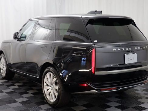 New 2025 Land Rover Range Rover SE AWD/4WD image 18