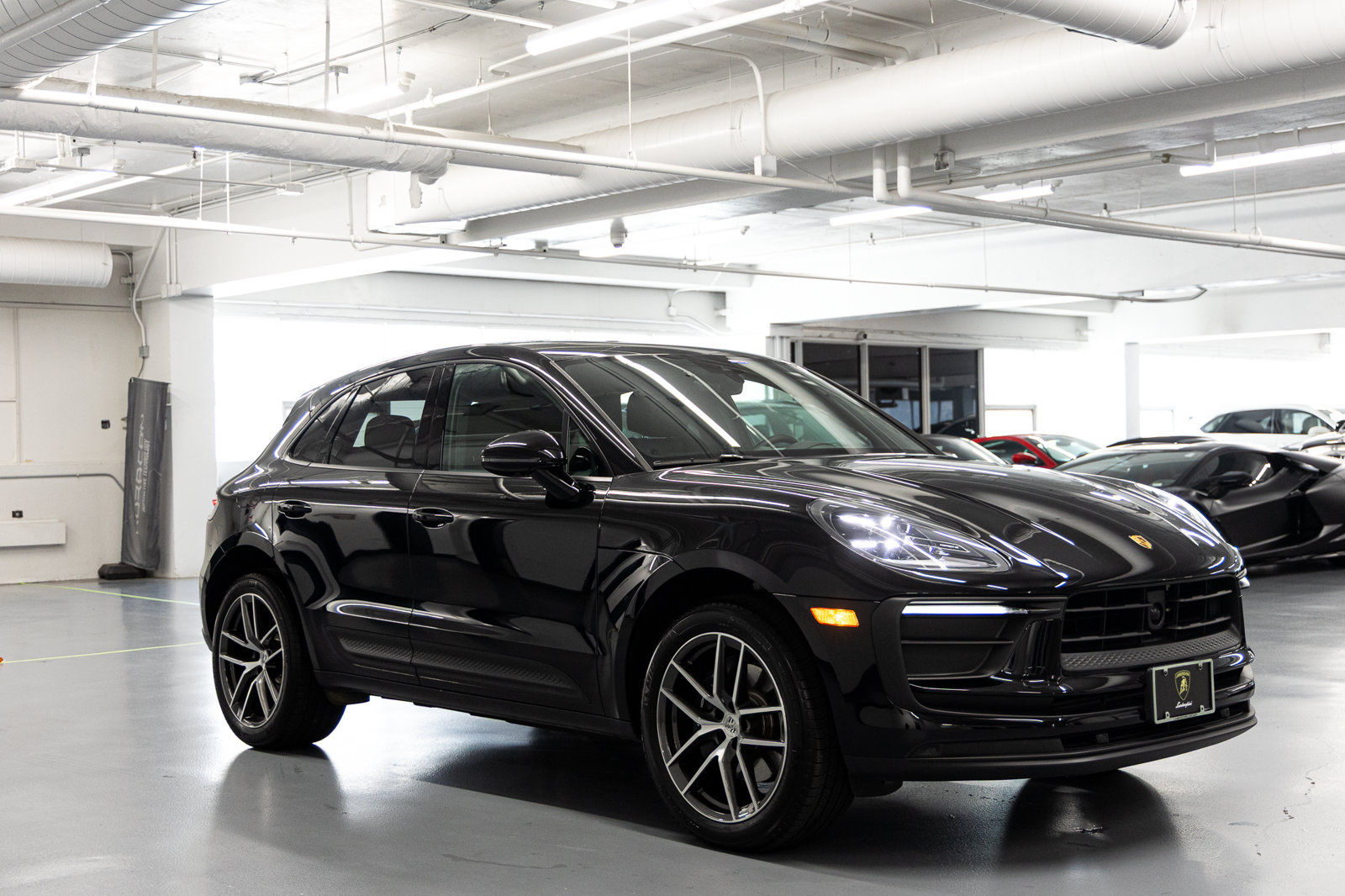 Used 2025 Porsche Macan AWD/4WD image 7