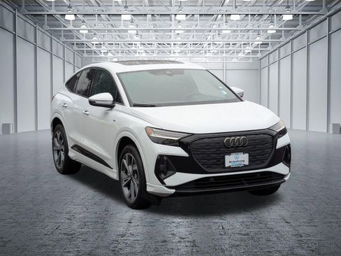 Used 2023 Audi Q4 e-tron Prestige w/ Black Optic Package image 7