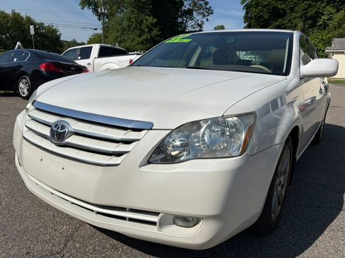 Used 2007 Toyota Avalon XLS FWD image 2