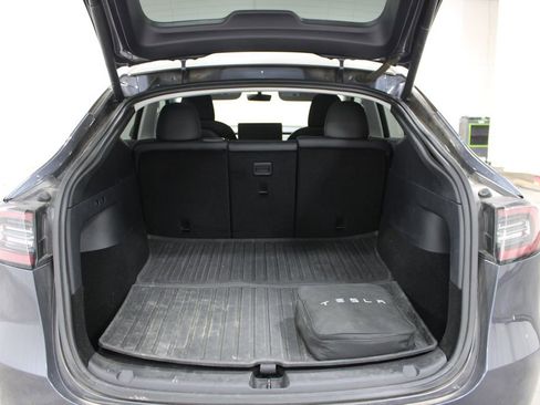 Used 2020 Tesla Model Y Long Range image 19