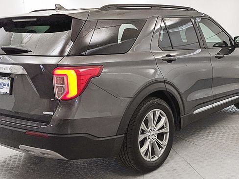 Used 2020 Ford Explorer XLT w/ Equipment Group 202A RWD image 3