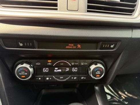 Used 2017 MAZDA MAZDA3 Touring FWD image 39