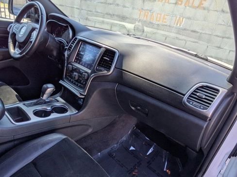 Used 2018 Jeep Grand Cherokee Altitude image 21