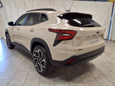 Used 2026 Chevrolet Trax RS w/ Sunroof Package image 7