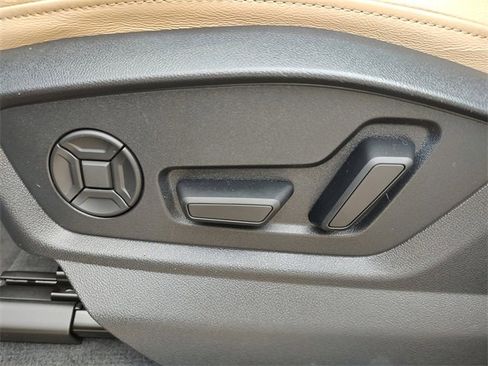 Used 2023 Audi Q8 Premium Plus image 29