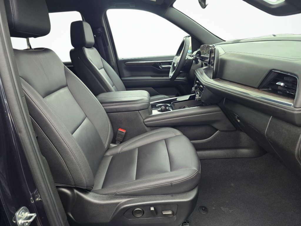 Used 2025 Chevrolet Tahoe LT AWD/4WD image 28