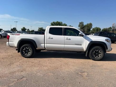 Used 2019 Toyota Tacoma TRD Off-Road AWD/4WD image 6