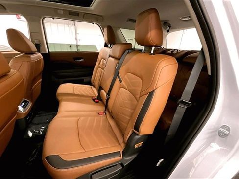 New 2025 Nissan Pathfinder Platinum image 10