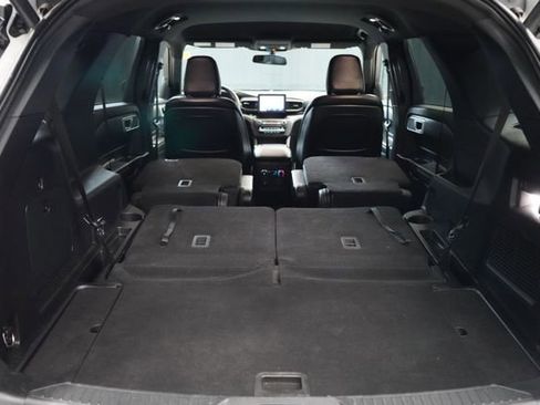 Used 2020 Ford Explorer XLT w/ Equipment Group 202A AWD/4WD image 46