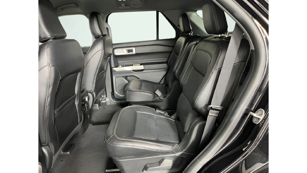 Used 2024 Ford Explorer Limited AWD/4WD image 10