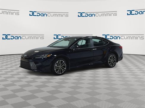 Used 2026 Toyota Camry XLE image 4