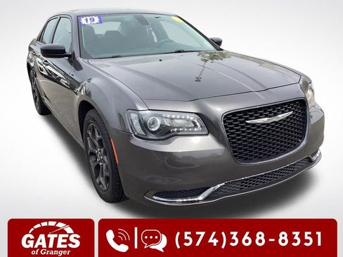 Used 2019 Chrysler 300 Touring w/ Sport Appearance Package AWD/4WD image 1