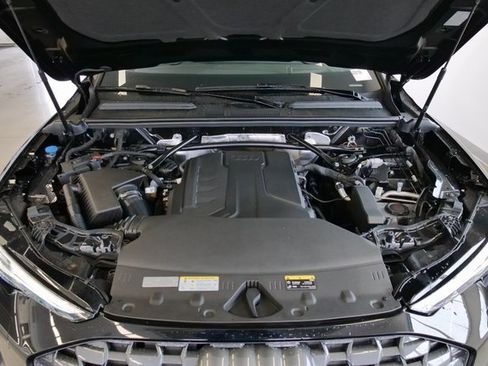 New 2025 Audi Q5 Prestige image 9