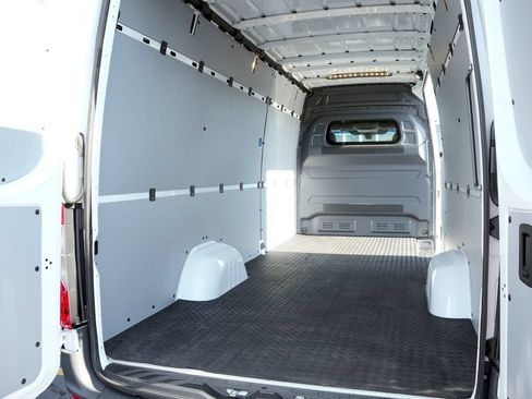 Used 2026 Mercedes-Benz Sprinter 2500 image 6