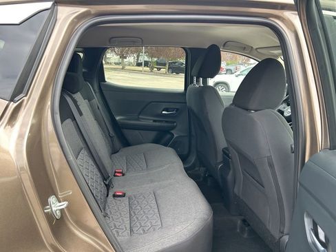 Used 2025 Nissan Kicks SV FWD image 41