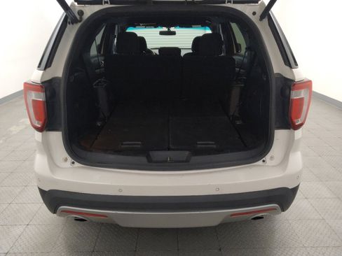 Used 2017 Ford Explorer XLT w/ Equipment Group 201A FWD image 29
