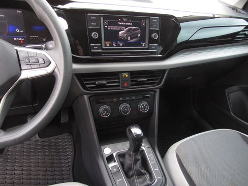 Used 2022 Volkswagen Taos S image 17