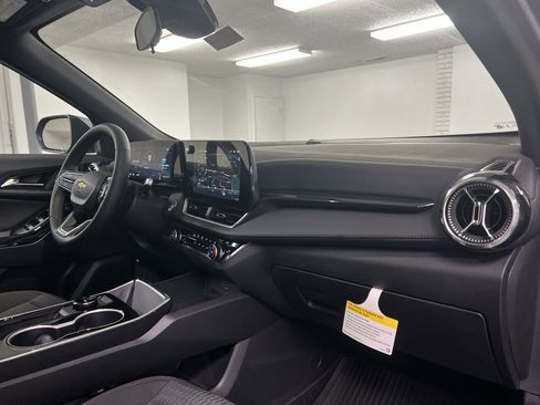 New 2026 Chevrolet Equinox LT w/ LPO, Floor Liner Package AWD/4WD image 63