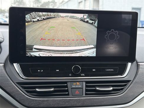 Certified 2023 Nissan Altima 2.5 SV w/ SV Premium Package image 6