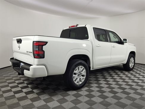 Used 2024 Nissan Frontier SV w/ SV Convenience Package image 5