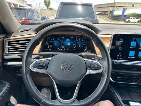 Used 2024 Volkswagen Atlas SE FWD image 12
