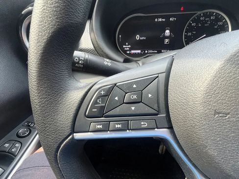 Used 2019 Nissan Kicks SV FWD image 19