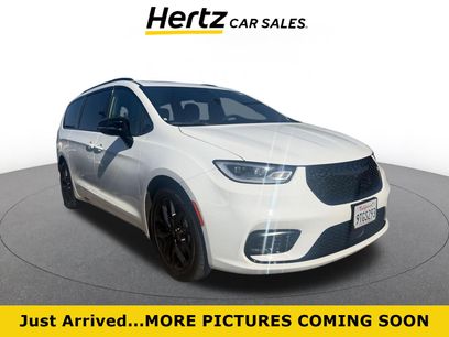 Used 2025 Chrysler Pacifica Limited