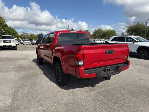 Used 2022 Toyota Tacoma SR5 w/ Technology Package RWD image 3