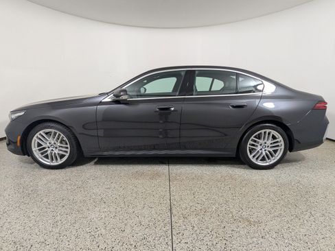 Used 2025 BMW 530i RWD image 4