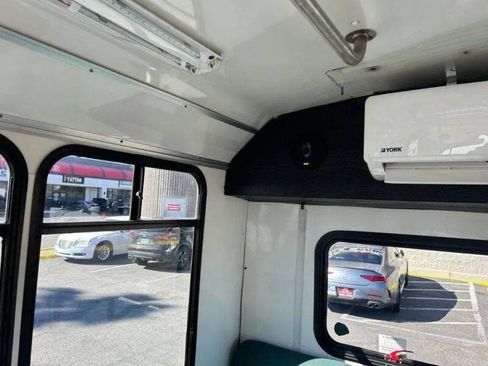 Used 2006 Ford E-350 and Econoline 350 Super Duty image 51