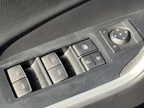 Used 2022 Toyota RAV4 XSE AWD/4WD image 22