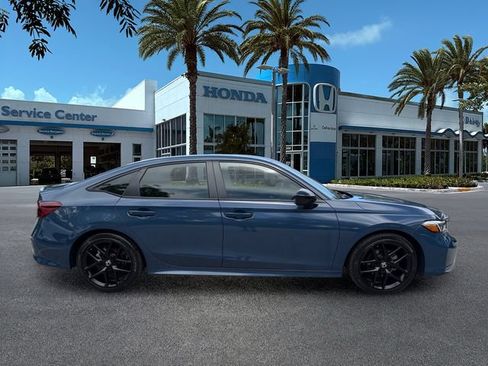 Used 2025 Honda Civic Sport image 9