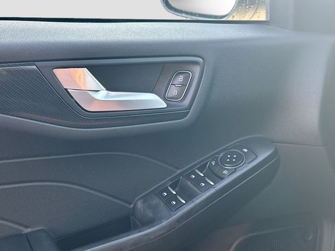 Certified 2024 Ford Escape ST-Line w/ Tech Pack #1 FWD image 18
