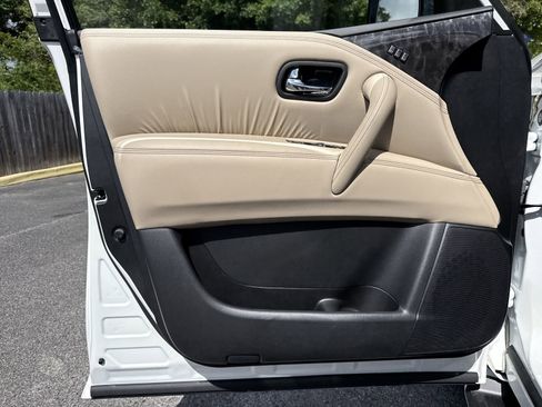 Used 2024 Nissan Armada Platinum w/ Captain's Chairs Package image 17