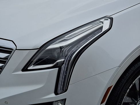 Used 2017 Cadillac XT5 Premium Luxury image 9